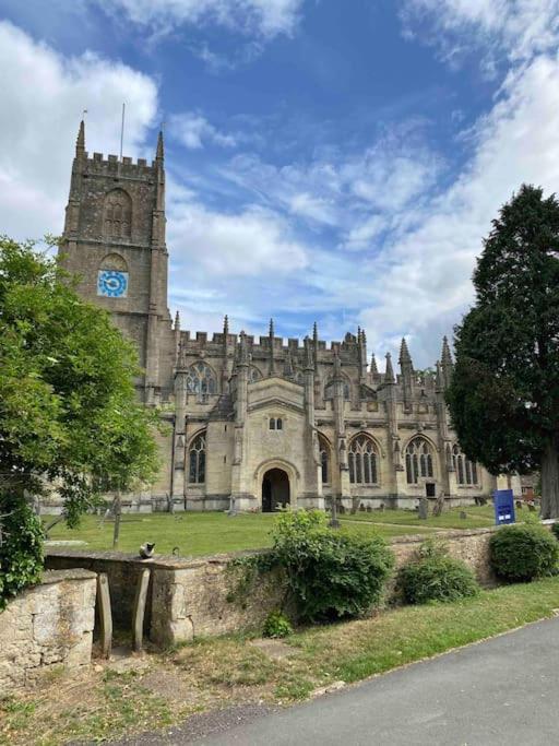 Larks Leaze Lodge, Steeple Ashton, Wiltshire โทรว์บริดจ์ ภายนอก รูปภาพ