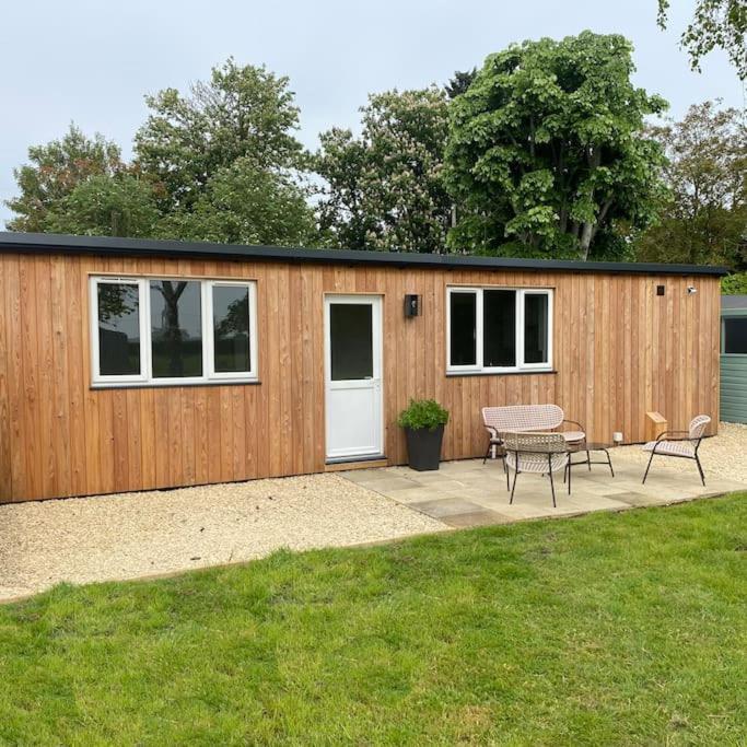 Larks Leaze Lodge, Steeple Ashton, Wiltshire โทรว์บริดจ์ ภายนอก รูปภาพ